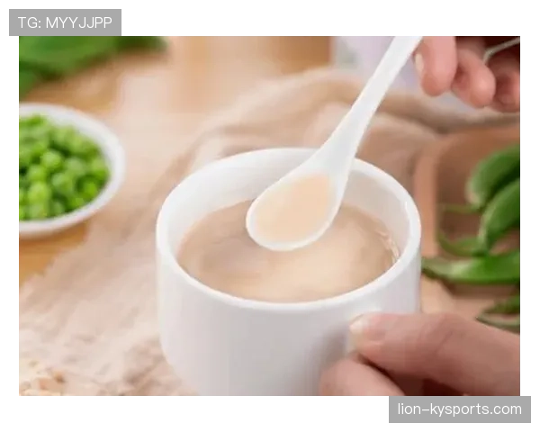 邢傲伟家的冰箱里塞满蛋白粉,连饮料都是按克称着喝的 邢傲伟家的冰箱里塞满蛋白粉,连饮料都是按克称着喝的